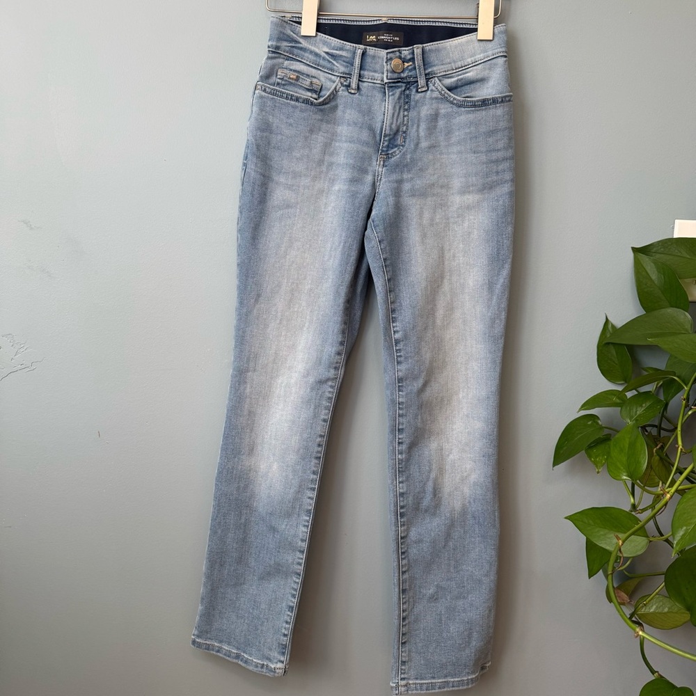 Lee Mid Rise Slim Fit Straight Leg Flex Motion Jeans Women’s Size 4 (25X28)